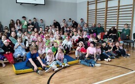 Wiosenny Pokaz Talent&oacute;w w PSP Łomno  17