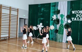 Wiosenny Pokaz Talent&oacute;w w PSP Łomno  26
