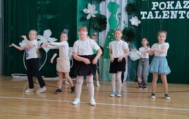 Wiosenny Pokaz Talent&oacute;w w PSP Łomno  28