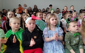 Wiosenny Pokaz Talent&oacute;w w PSP Łomno  31