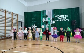 Wiosenny Pokaz Talent&oacute;w w PSP Łomno  34