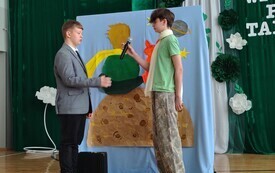Wiosenny Pokaz Talent&oacute;w w PSP Łomno  39