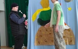 Wiosenny Pokaz Talent&oacute;w w PSP Łomno  40