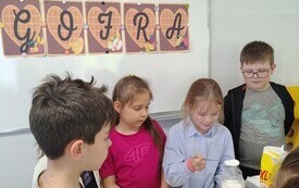 Słodkie chwile w świetlicy &ndash; Święto Gofra -PSP Łomno 16