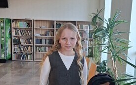 Laureatka konkursu kuratoryjnego -Paulina Piwnik uczennica PSP w Godowie 2