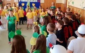 Galeria aktualności "Marzanno, Marzanno! Ty zimowa panno!- czyli koncert klas I-III na powitanie wiosny" 26