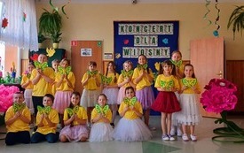 Galeria aktualności "Marzanno, Marzanno! Ty zimowa panno!- czyli koncert klas I-III na powitanie wiosny" 41