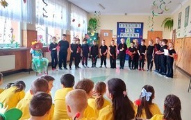 Galeria aktualności "Marzanno, Marzanno! Ty zimowa panno!- czyli koncert klas I-III na powitanie wiosny" 57