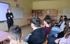 PSP w Chybicach- Spotkanie z kapitanem żeglugi wielkiej, panią Justyną Adamczyk 2
