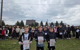 Mistrzostwa Gminy Pawł&oacute;w w biegach przełajowych &ndash; sportowa rywalizacja w Tarczku 11