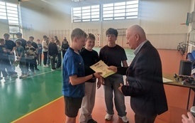 Sukces na drodze Drużyna z Chybic zwycięża w gminnym etapie  Turnieju Bezpieczeństwa w Ruchu Drogowym! 7