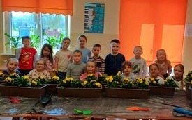 Galeria aktualności Dzień Ziemi w klasach 1-3 100