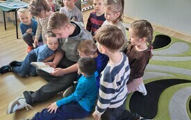 Piątkowe spotkania z bajeczką - PSP Łomno 3