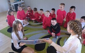 Piątkowe spotkania z bajeczką - PSP Łomno 6