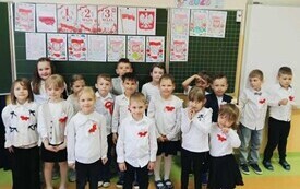 Święta majowe w przedszkolu w Chybicach 5