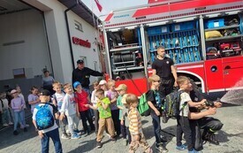 Wizyta przedszkolak&oacute;w w OSP Kałk&oacute;w 4