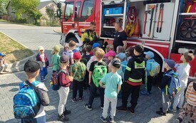 Wizyta przedszkolak&oacute;w w OSP Kałk&oacute;w 9