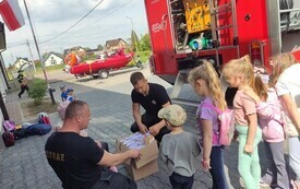 Wizyta przedszkolak&oacute;w w OSP Kałk&oacute;w 17