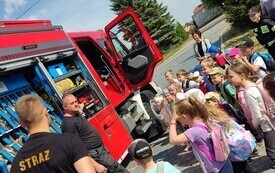 Wizyta przedszkolak&oacute;w w OSP Kałk&oacute;w 19