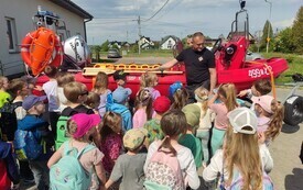 Wizyta przedszkolak&oacute;w w OSP Kałk&oacute;w 30