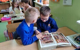 PSP Chybice- Z wizytą w bibliotece 12