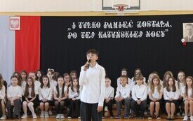 Uroczyste obchody Dnia Patrona w Publicznej Szkole Podstawowej im. Feliksa Szczęsnego-Karnickiego w Chybicach 10