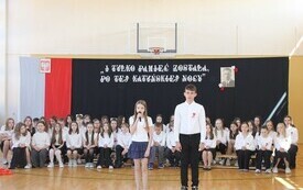 Uroczyste obchody Dnia Patrona w Publicznej Szkole Podstawowej im. Feliksa Szczęsnego-Karnickiego w Chybicach 11