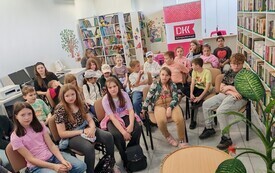 Klasa 4 odkrywa świat książek Katarzyny Gacek &ndash; PSP Chybice 13