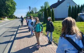 Klasa 4 odkrywa świat książek Katarzyny Gacek &ndash; PSP Chybice 20