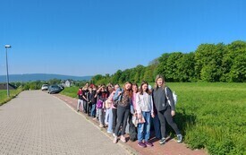 Klasa 4 odkrywa świat książek Katarzyny Gacek &ndash; PSP Chybice 21