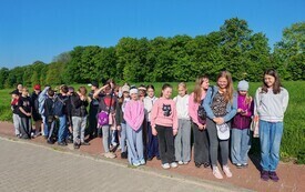 Klasa 4 odkrywa świat książek Katarzyny Gacek &ndash; PSP Chybice 22