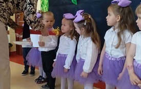 Galeria aktualności DZIEŃ RODZINY ORAZ PASOWANIE NA PRZEDSZKOLAKA W GRUPIE PSZCZ&Oacute;ŁKI 2