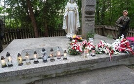 Pamięć, kt&oacute;ra trwa wśr&oacute;d leśnej ciszy 2