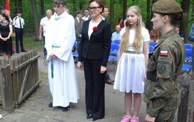 Pamięć, kt&oacute;ra trwa wśr&oacute;d leśnej ciszy 6