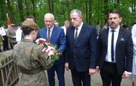 Pamięć, kt&oacute;ra trwa wśr&oacute;d leśnej ciszy 18