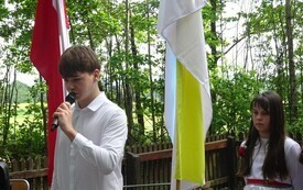 Pamięć, kt&oacute;ra trwa wśr&oacute;d leśnej ciszy 31