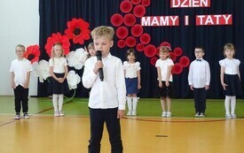 Niezapomniane chwile pełne wzruszeń i radości - Dzień Mamy i Taty w oddziałach przedszkolnych PSP w Godowie 54