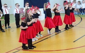 Niezapomniane chwile pełne wzruszeń i radości - Dzień Mamy i Taty w oddziałach przedszkolnych PSP w Godowie 55