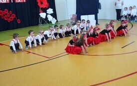 Niezapomniane chwile pełne wzruszeń i radości - Dzień Mamy i Taty w oddziałach przedszkolnych PSP w Godowie 61