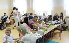 Dzień Mamy i Taty w przedszkolu w Chybicach 19