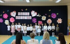 Dzień Mamy i Taty w przedszkolu w Chybicach 28