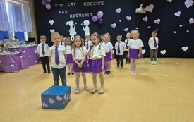 Dzień Mamy i Taty w przedszkolu w Chybicach 47