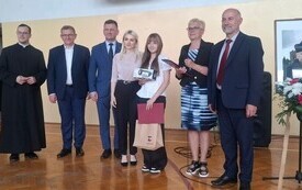Sukces uczennicy z PSP w Godowie w III Konkursie Wiedzy o Księdzu Czesławie Wali 1