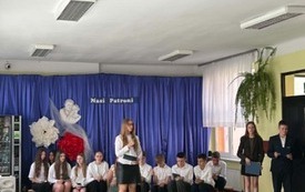 Galeria aktualności Sprawozdanie z akademii z okazji rocznicy nadania imienia Publicznej Szkole Podstawowej im. Lucyny i Mieczysława Ambroż&oacute;w w Szerzawach. 16