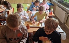 Galeria aktualności Dzie￱ Dziecka w naszej szkole  16