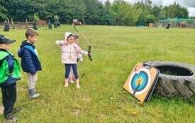 Śmiech, natura i wielka przygoda. Dzieci ze SP w Chybicach z wizytą w &bdquo; Rogatym Ranczu&rdquo; 8