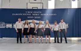 Uroczyste pożegnanie uczni&oacute;w klas &oacute;smych 7