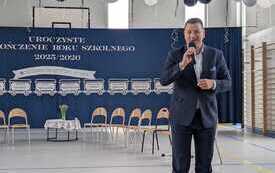 Uroczyste pożegnanie uczni&oacute;w klas &oacute;smych 11