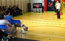 Wieczorek pożegnalny &oacute;smoklasist&oacute;w 17