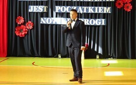 Wieczorek pożegnalny &oacute;smoklasist&oacute;w 19